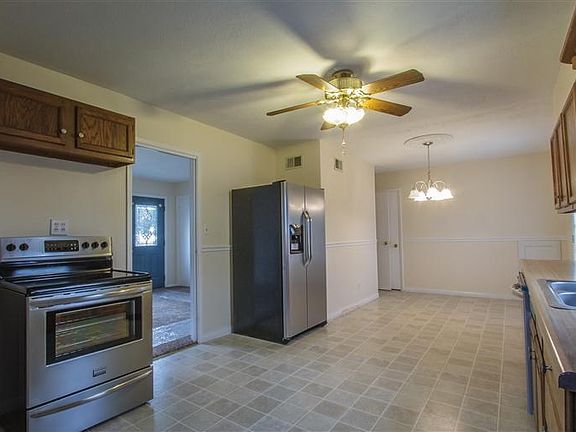 2nd image of 2545 Galewood St