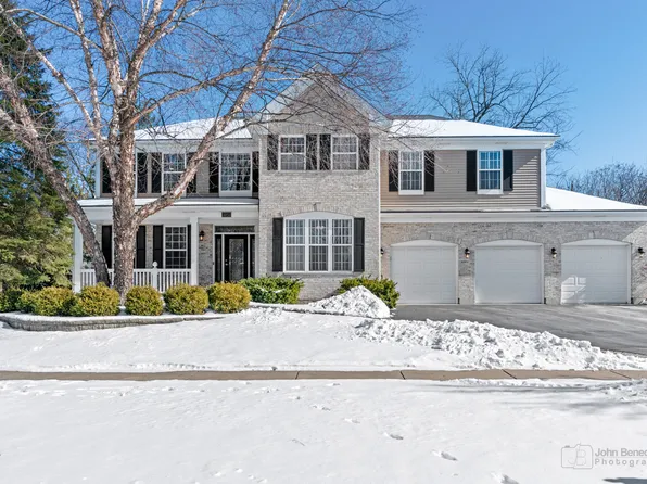 3851 Parsons Rd, Carpentersville, IL 60110