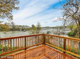 62 Helmsman Ct, Essex, MD 21221