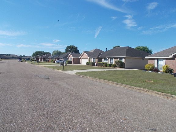 4th image of 334 Cotton Lakes Blvd