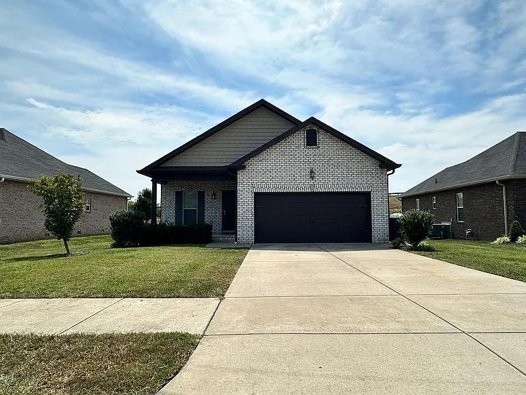 436 Lucy Cir — Photo 1