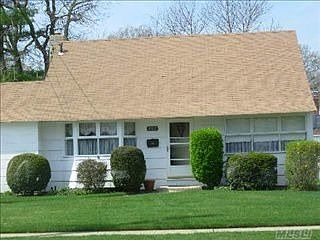 2nd image of 1152 Park Blvd