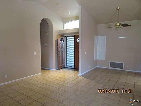 5th image of 608 Lantana Ln