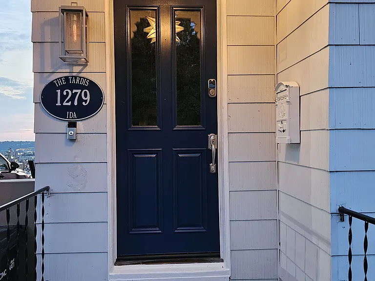 1279 Ida St — Photo 3
