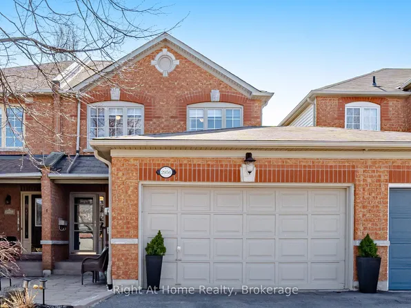 2956 Glover Ln, Burlington, ON L7M 4K6