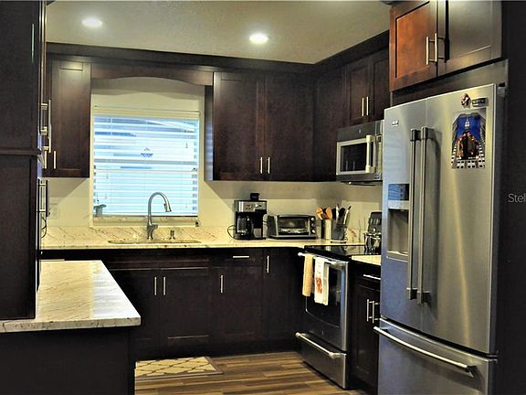 3rd image of 10607 N 27th St