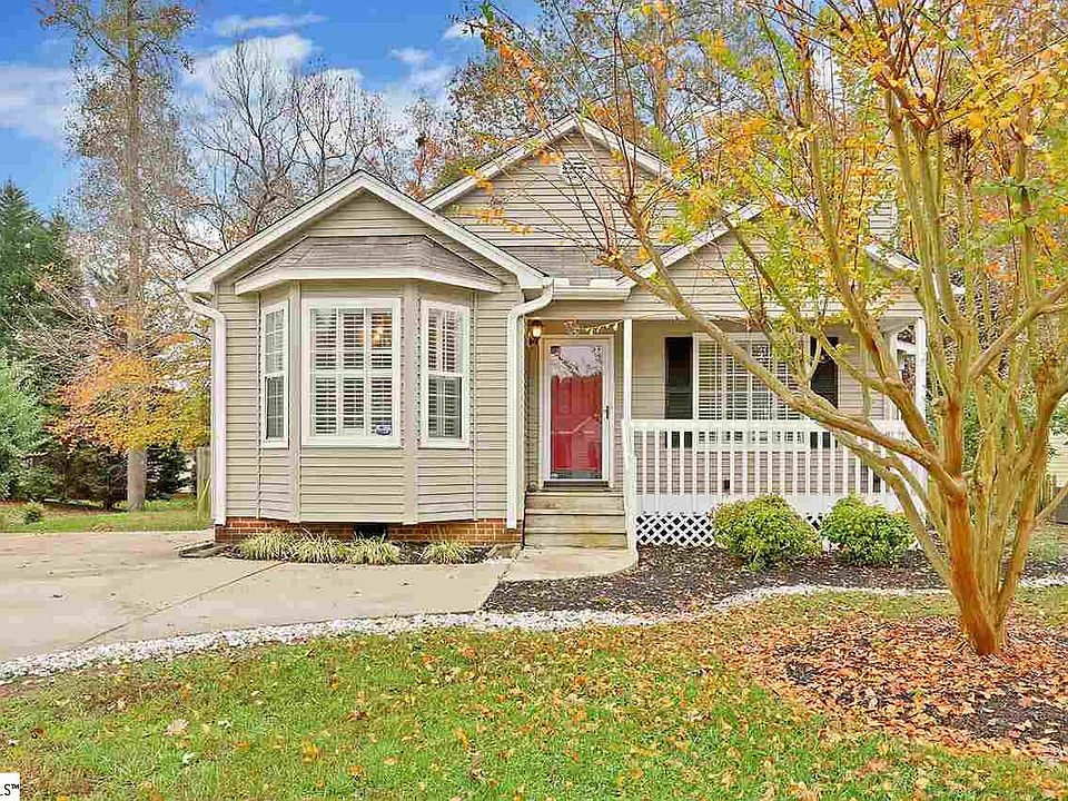 1st image of 526 Dunwoody Dr