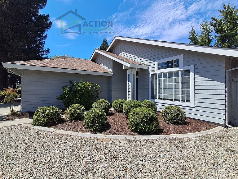 3835 Hunters Glen Pl — Photo 3