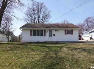 705 S Main St, Abingdon, IL 61410