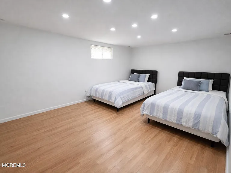 1111 Madison Ave — Photo 16