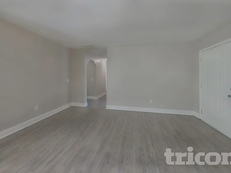 184 Park Place Dr — Photo 2