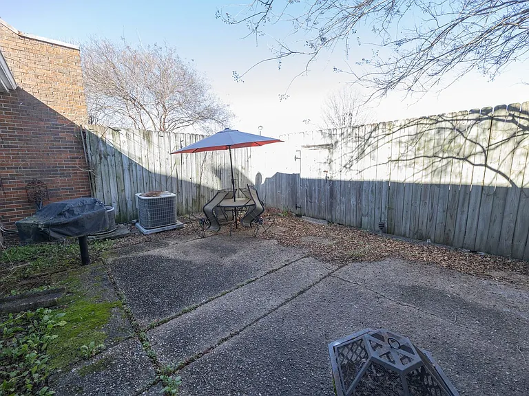 2043 Hazel Hedge Ln — Photo 19