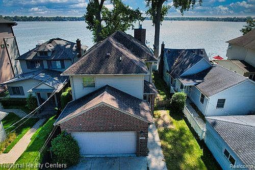 1st image of 1431 W Lake Dr