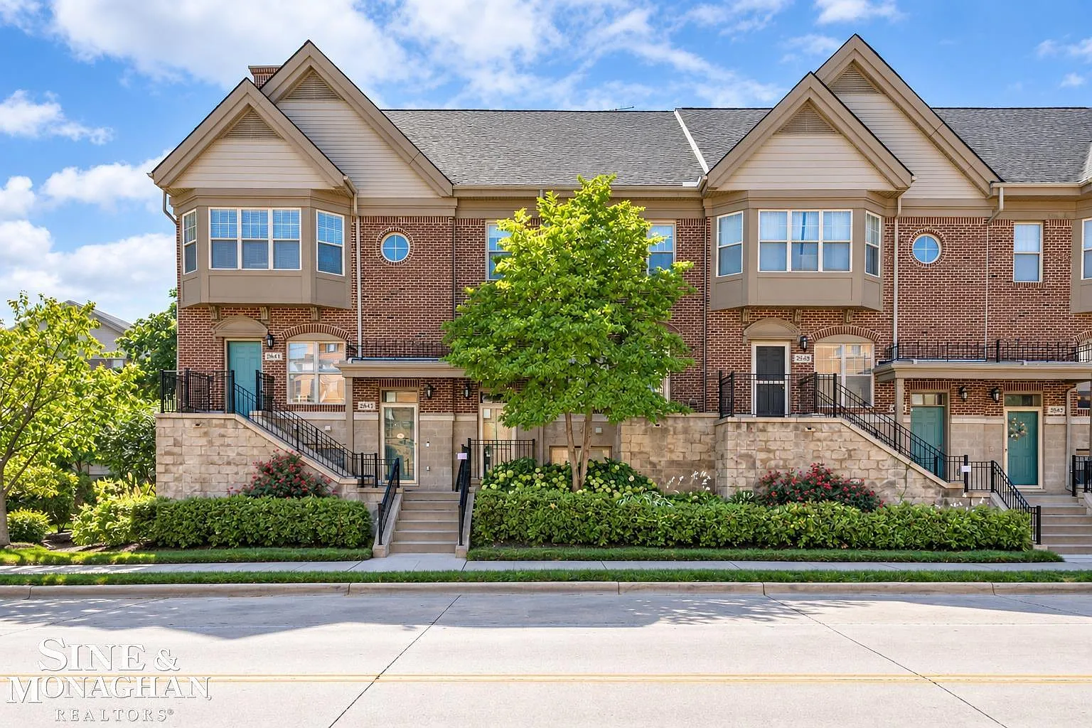 2 bed, 2.0 bath, 2155 sqft, $3,400 — Photo 1