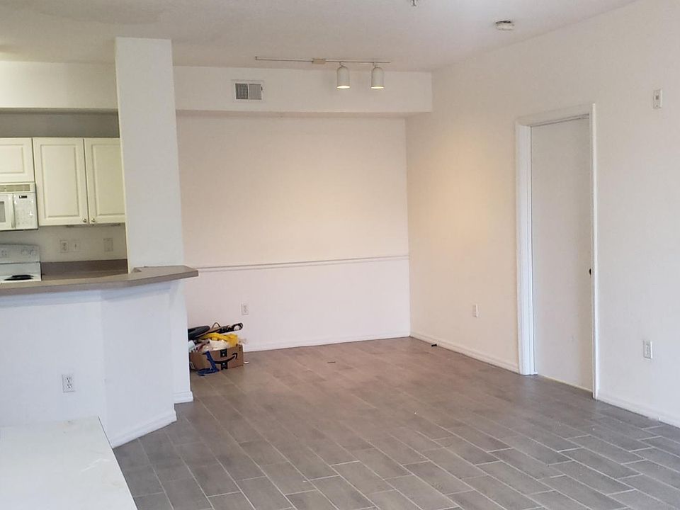 1st image of 5554 Metrowest Blvd APT 202