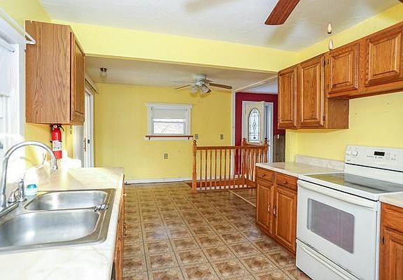 4th image of 65 Lincoln Dr