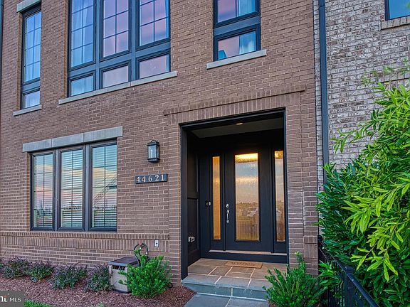 2nd image of 44621 Uptown Row Dr