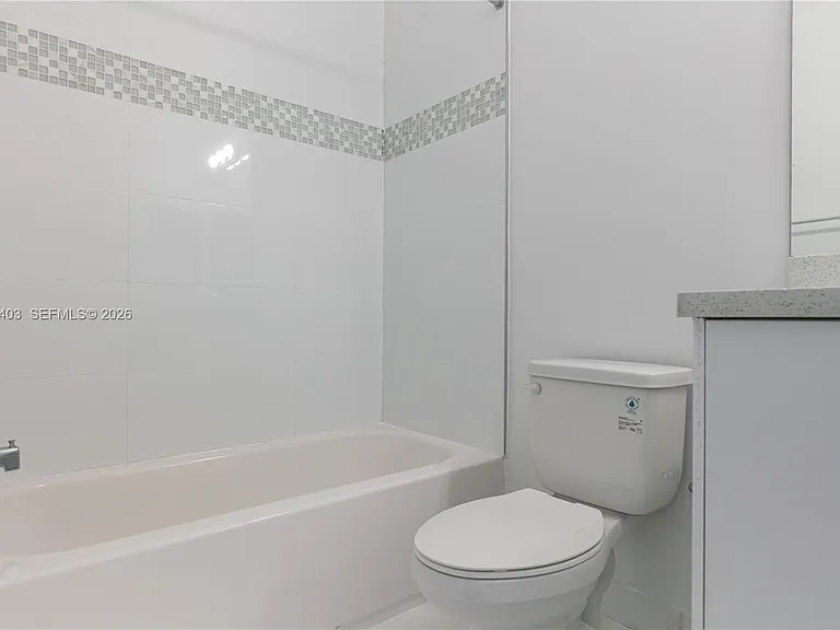 2610 NE 213th St #103 — Photo 16