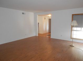 17243 Devonshire St, Northridge, CA 91325