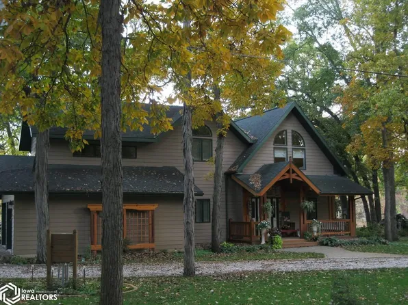 60 Country Club Dr, Humboldt, IA 50548