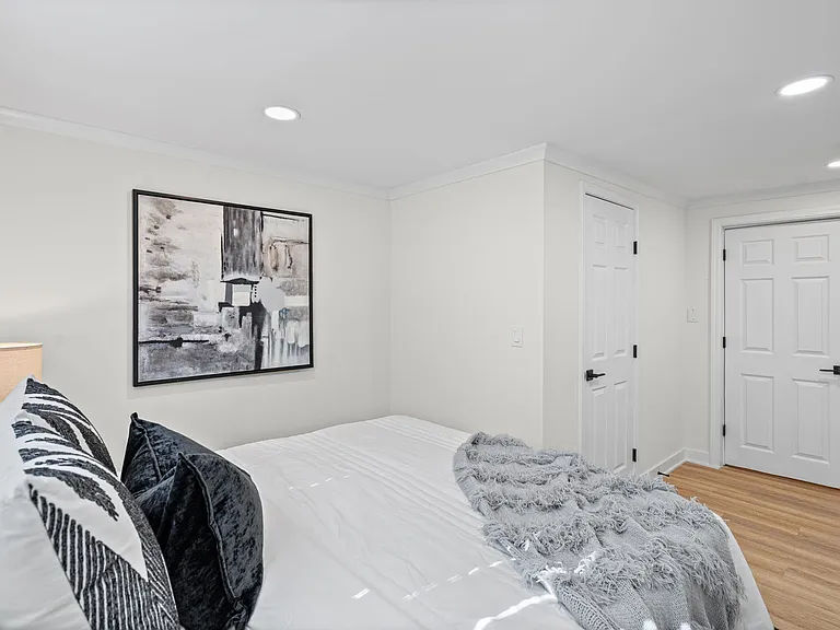 7615 Terrace St — Photo 18