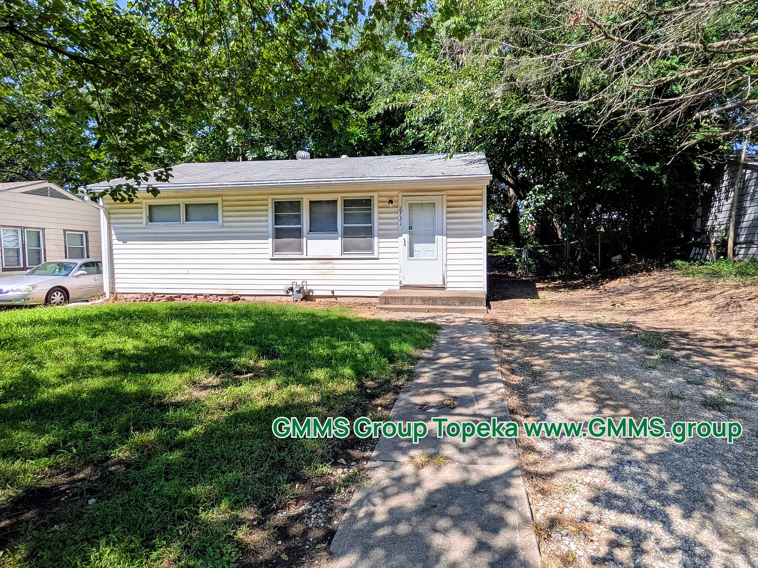 2731 Southeast Massachusetts Avenue - 1 — Photo 1