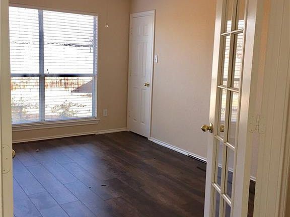 2nd image of 160 Summerhill Dr