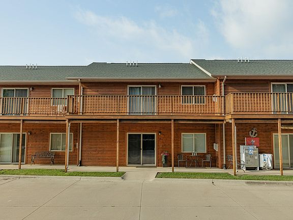 4th image of 1203 Sanborn Ave Unit 16