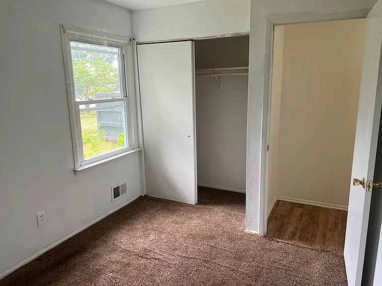 16 W Barnegat Ave — Photo 4