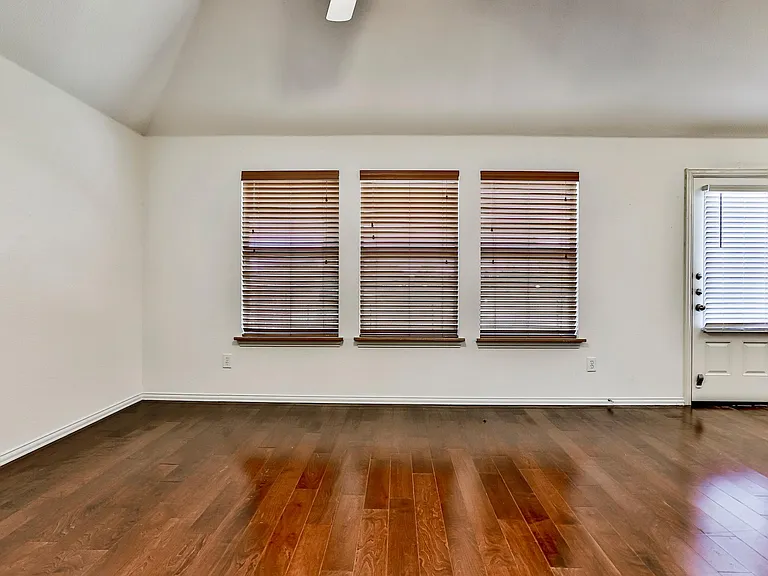 2853 Cascade Cove Dr — Photo 10
