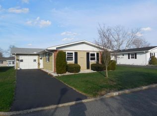 31 Dekker Ct, Brick, NJ 08724