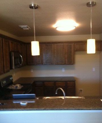 4th image of 1104 Laredo Dr
