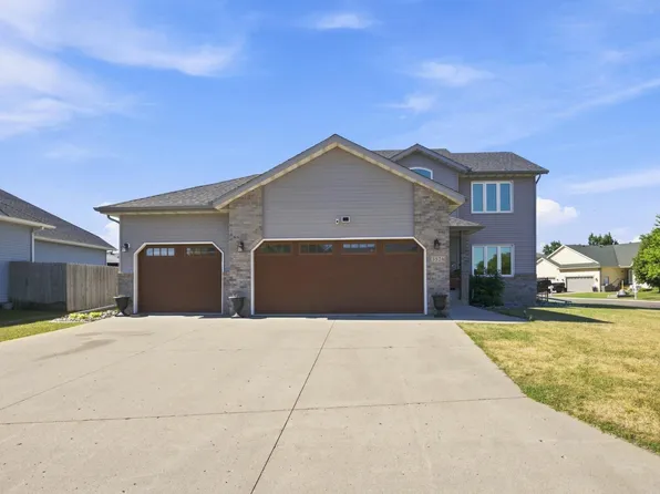 3526 Park Ave S, Fargo, ND 58103
