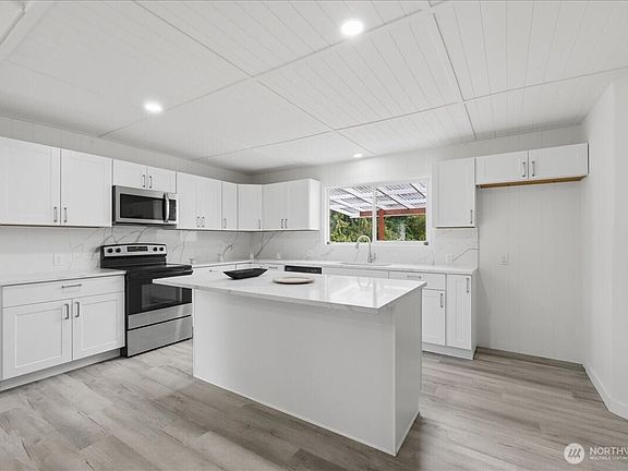 3rd image of 12314 62nd Avenue E