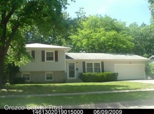 3037 SW College Ave, Topeka, KS 66611