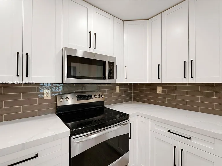6341 NE 22nd Ave — Photo 7