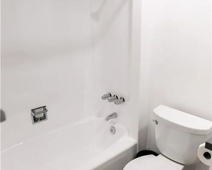 1527 Wavertree Ln — Photo 1