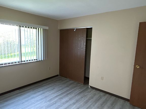 5th image of 100 E Morning Glory Dr #104