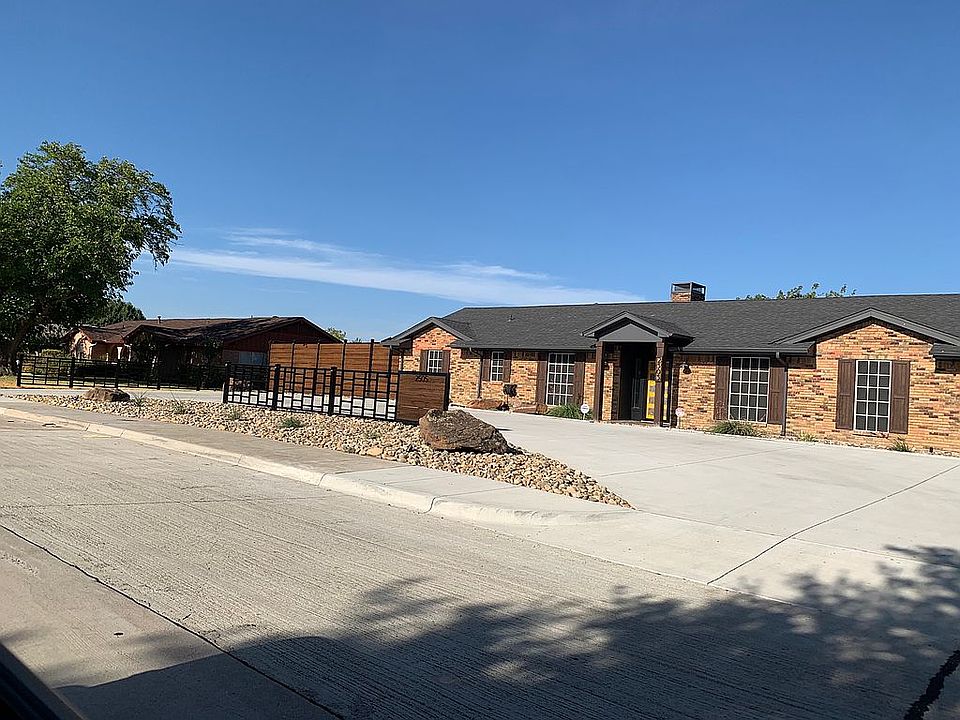 1st image of 2505 Hawthorne Dr