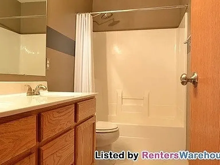 7580 Derby Ln — Photo 2