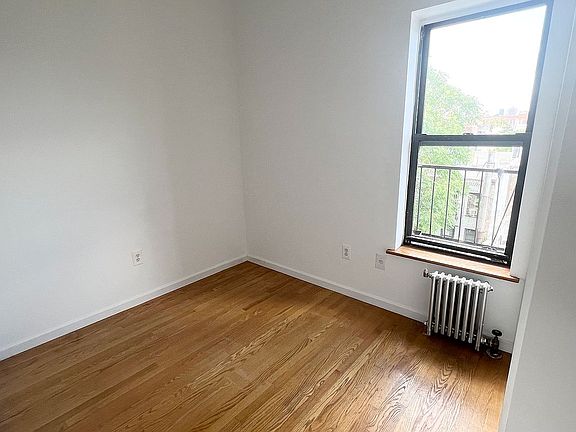 2nd image of 121 Saint Marks Pl APT 28