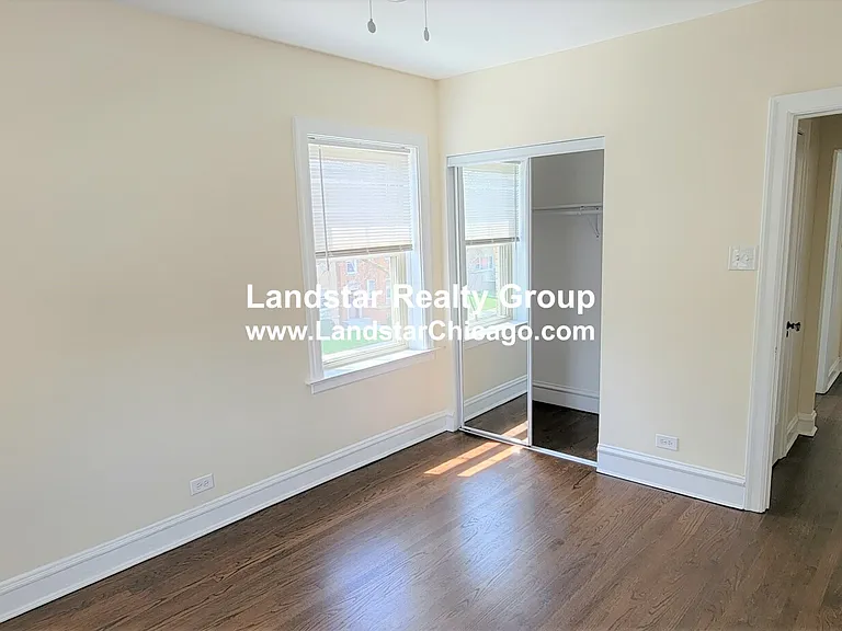 5230 N Rockwell St #2 — Photo 5