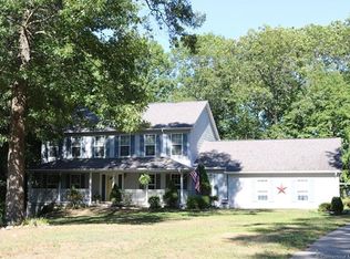 8 Benjamin Ct, Uncasville, CT 06382