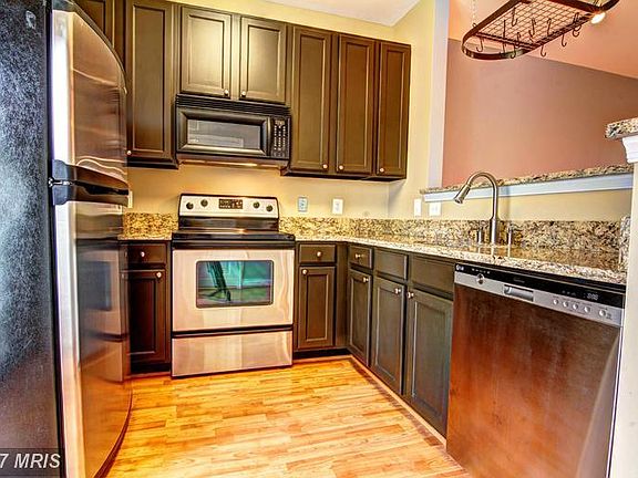 5th image of 22761 Fountain Grove Sq