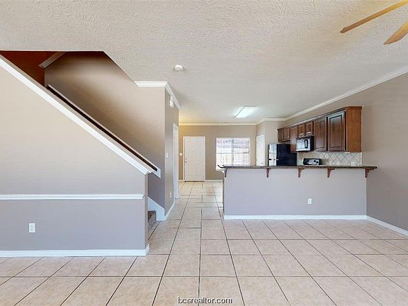 2nd image of 307 Forest Dr