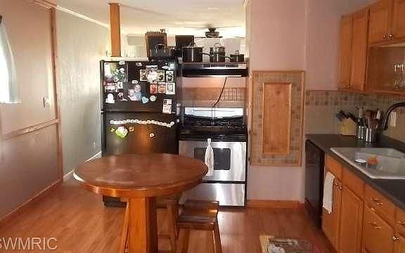 5th image of 505 Claremont St