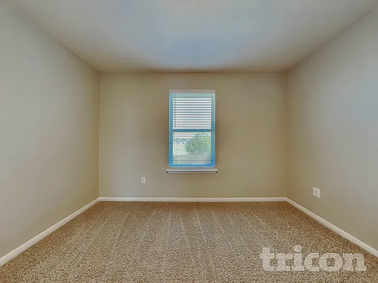 184 Vestral Rd — Photo 9