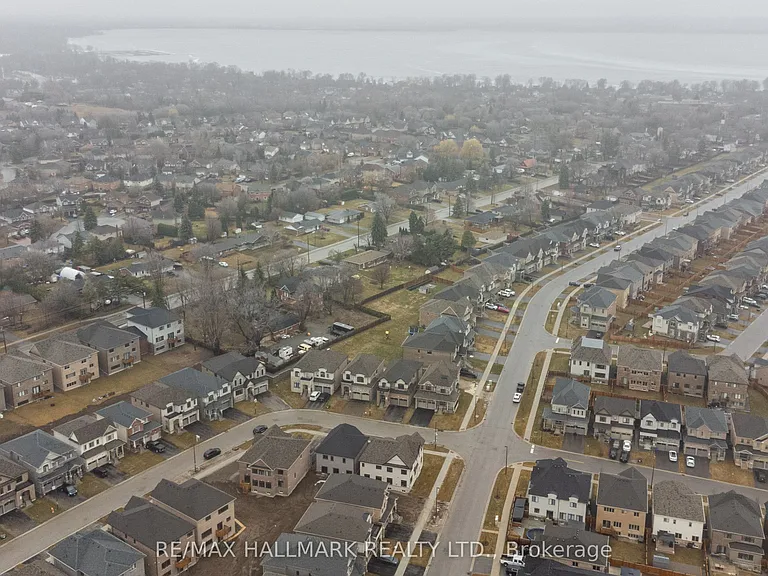 19 Stennett Dr — Photo 36