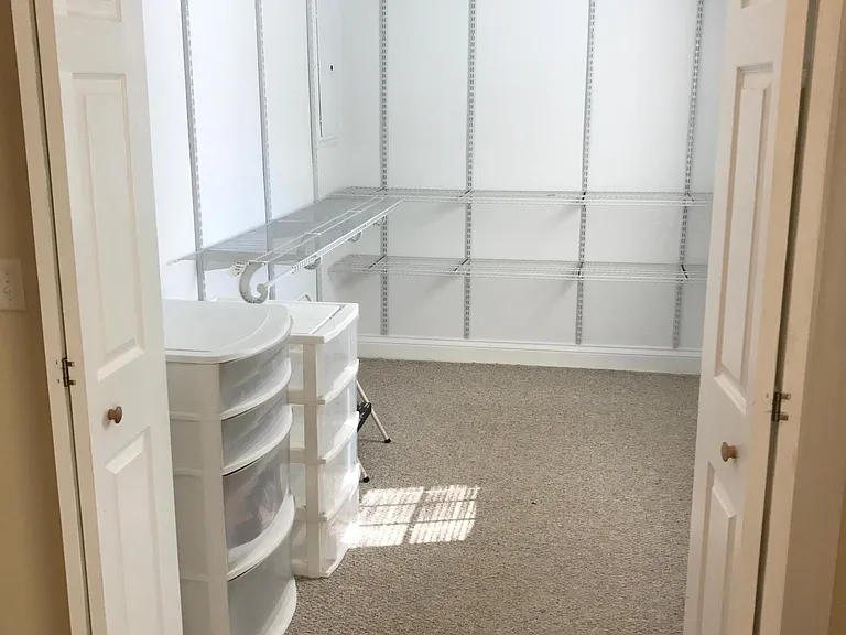 Walking closet