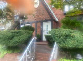13069 226th St, Springfield Gardens, NY 11413